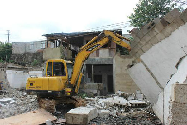 城中村违章建筑拆除